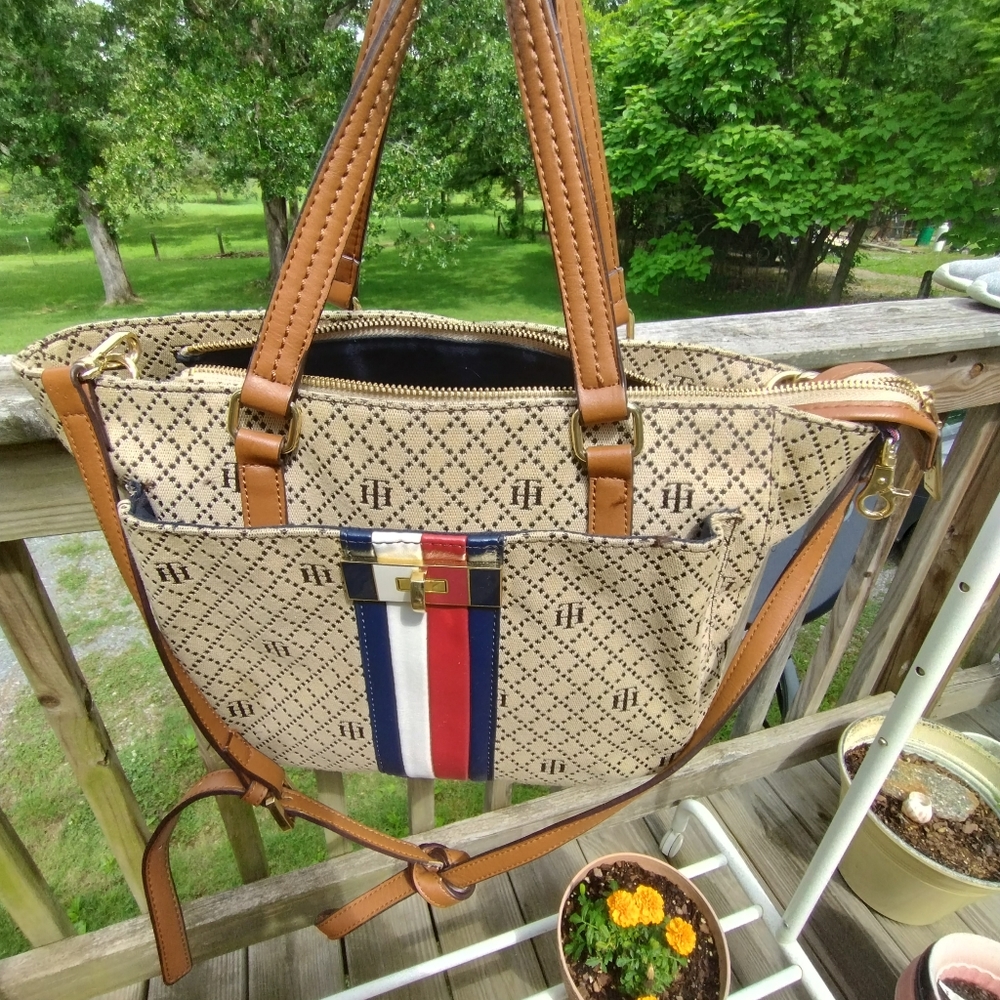 Vintage Style Tommy Hilfiger Purse - Picture 14 of 14